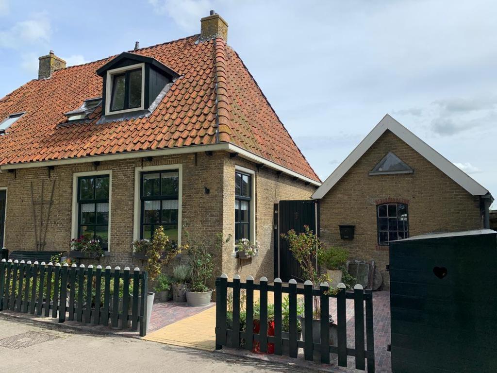 Vakantiehuis In Friesland Voor De Hele Familie Huns Bagian luar foto